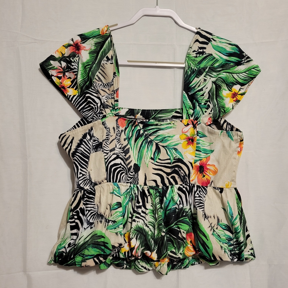 New York and Company Beautiful Print Crop Tops